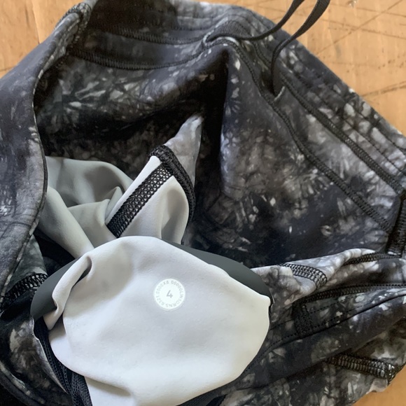 lululemon base pace tights - Picture 3 of 3